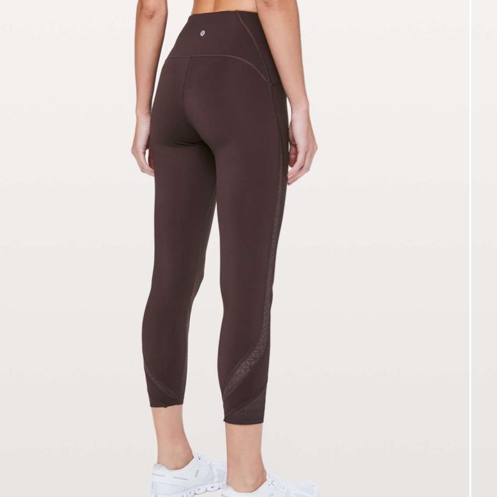 Lululemon strength & sweat crop *23